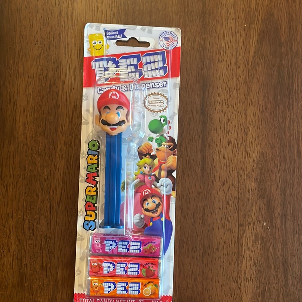 Super Mario Nintendo PEZ candy dispenser raspberry strawberry orange NWT